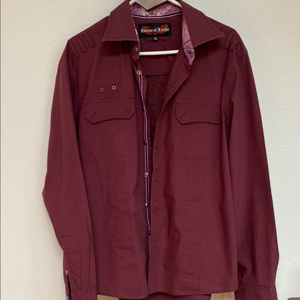 3/$25 Men's Maroon Embellished Casual Shirt Brand: House of Lords - Picture 3 of 6